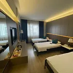Ring Downtown 4*