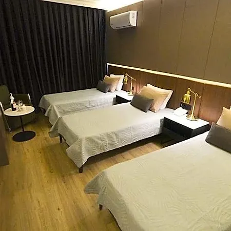 Ring Downtown 4*