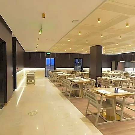 Ring Downtown 4*