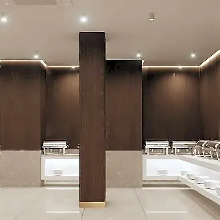 Ring Downtown Отель 4*