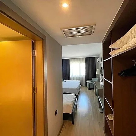 Ring Downtown Отель 4*